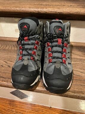 Pacifica Men's Gray & Red Trail Athletic Boots, almost new not worn at all